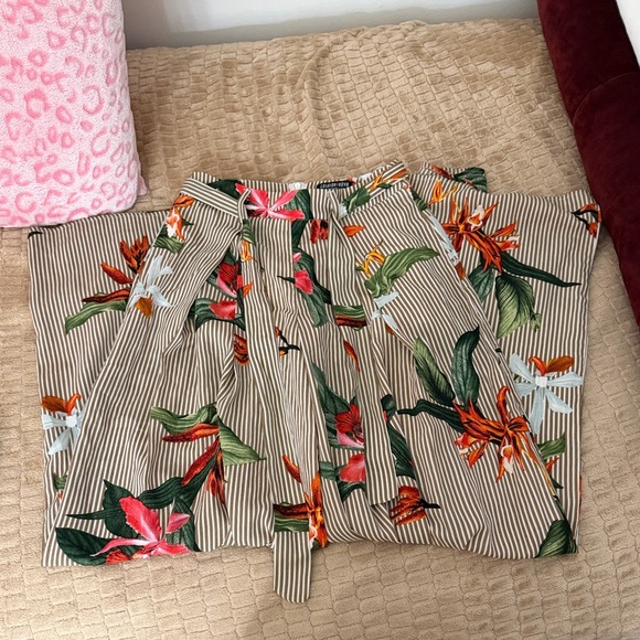 Floral Wide Leg Pants - Picture 3 of 4